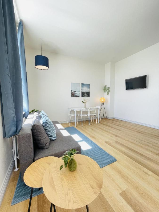 Aday - Blue Light Suite Apartment In The Center Of Йеррінґ Екстер'єр фото