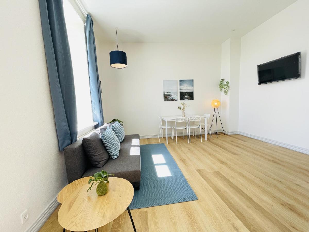 Aday - Blue Light Suite Apartment In The Center Of Йеррінґ Екстер'єр фото